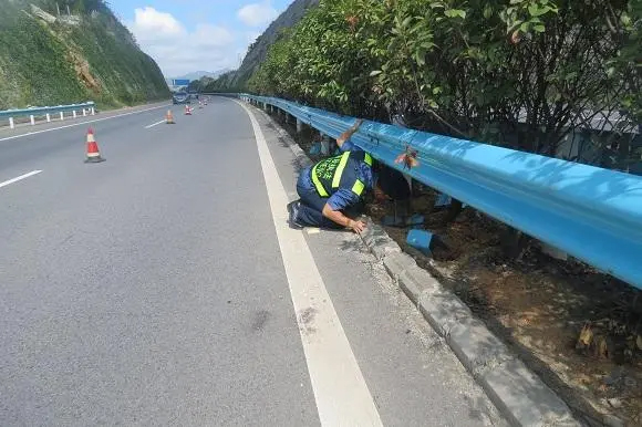 眉山高速路波形护栏